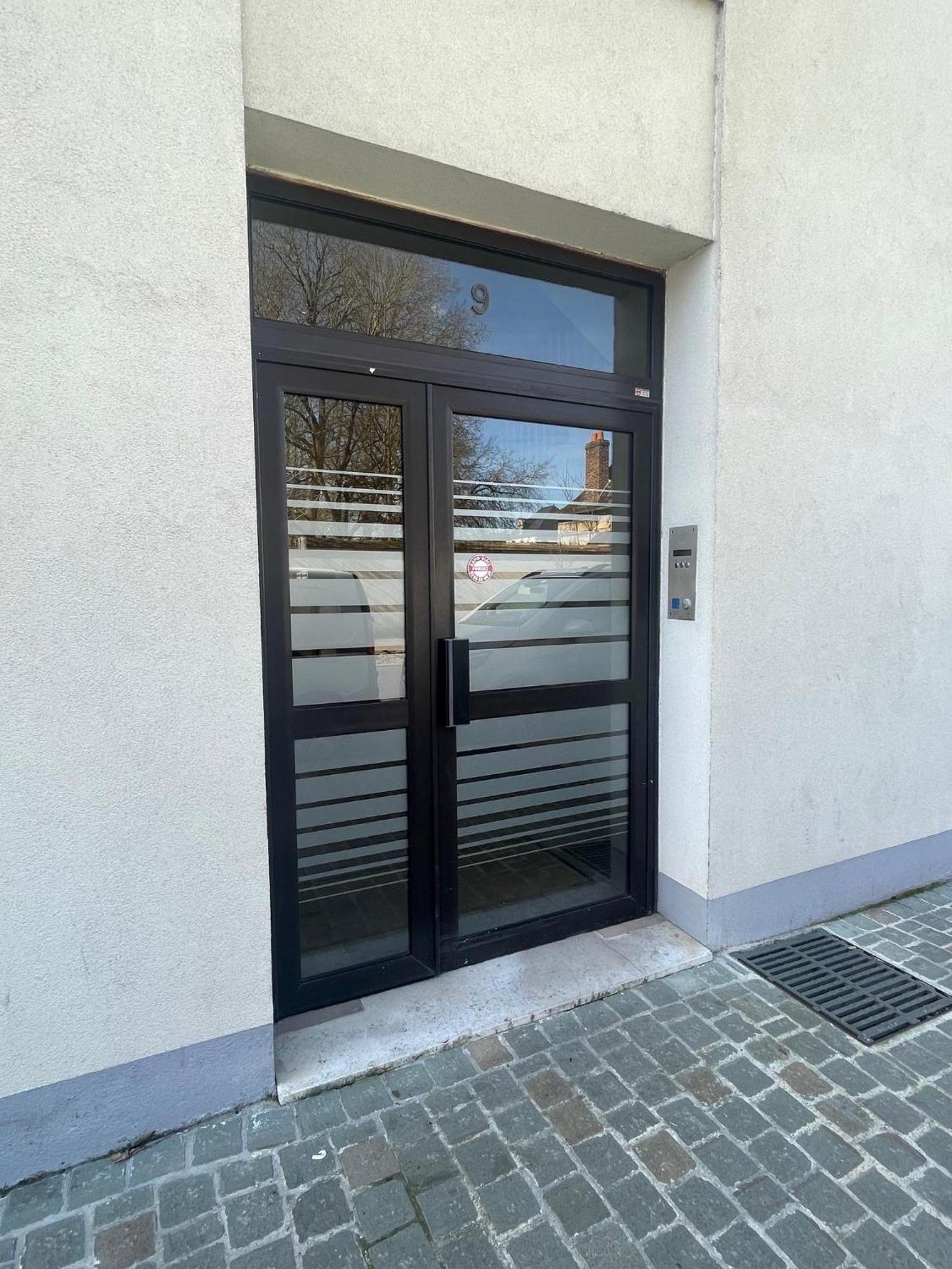 Apartment Theatre Sens